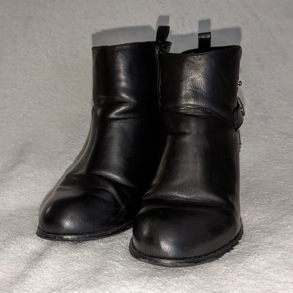 Torrid 9W Ankle Bootie Black Faux Leather Buckle Straps 3" Chunky Heel - Picture 4 of 15